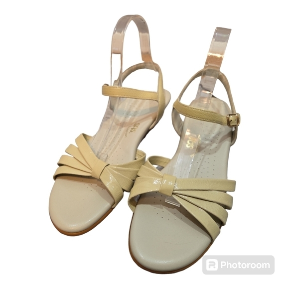 S.A.S. Tripad Comfort Black Strappy Wedge Sandals 10.5 - Picture 1 of 6